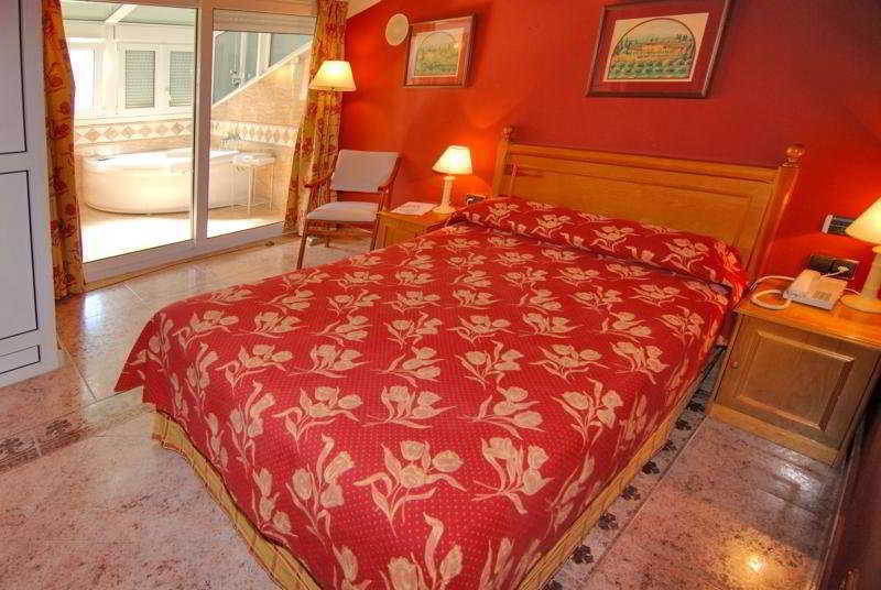 Hotel Colon Spa مْبيخار الغرفة الصورة